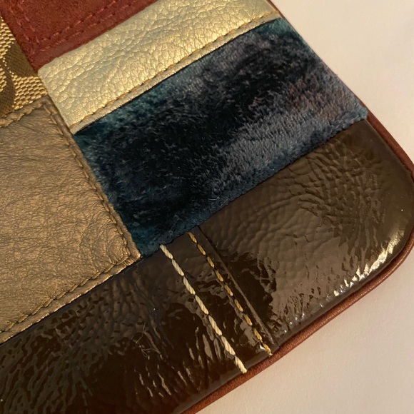 Coach Rare Xtra Large Vintage Patchwork Wristlet - Picture 8 of 8